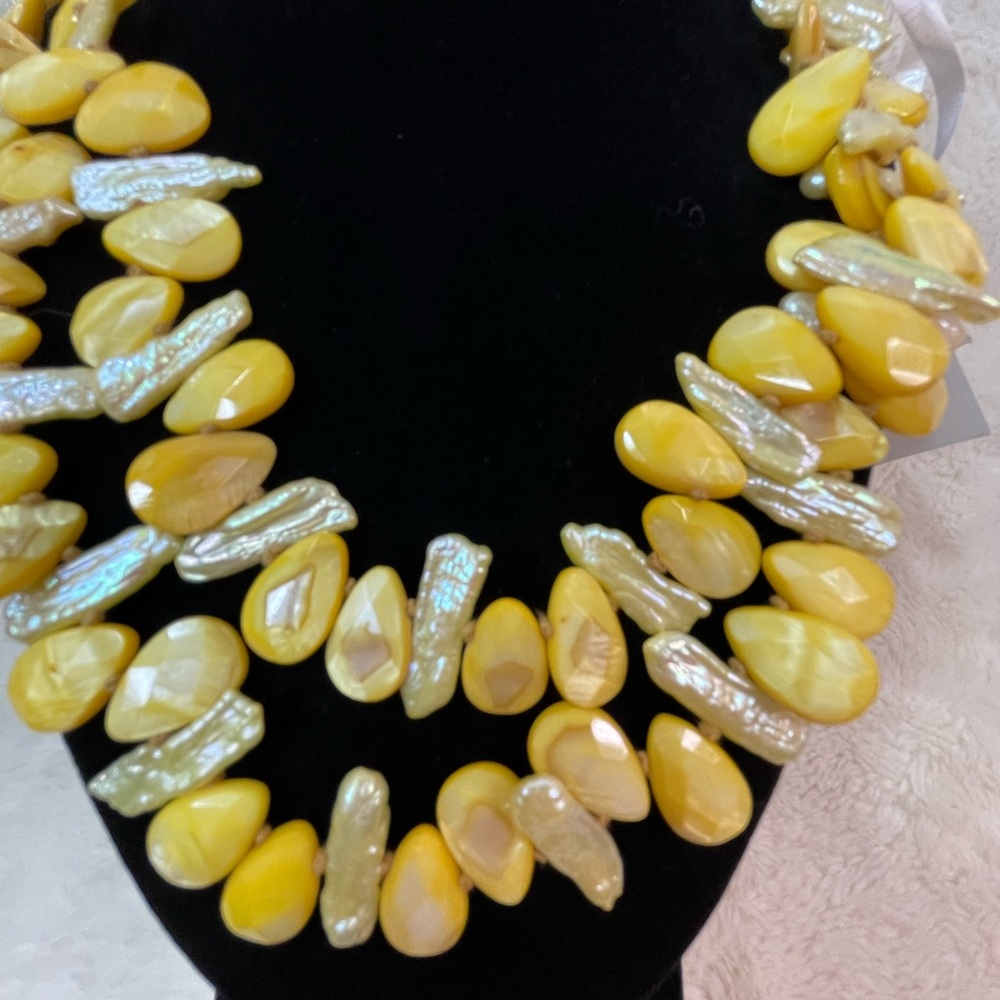 Handmade Yellow Pearl Necklace - Picture 5 of 5